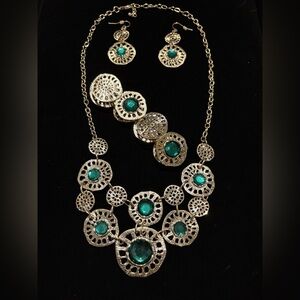 Elegant Gold and Green Jewelry Set